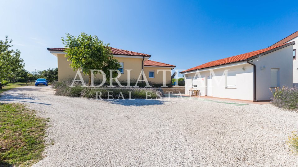 HOUSE AND STUDIO APARTMENT, 350 M FROM THE CENTER, KANFANAR - ROVINJ