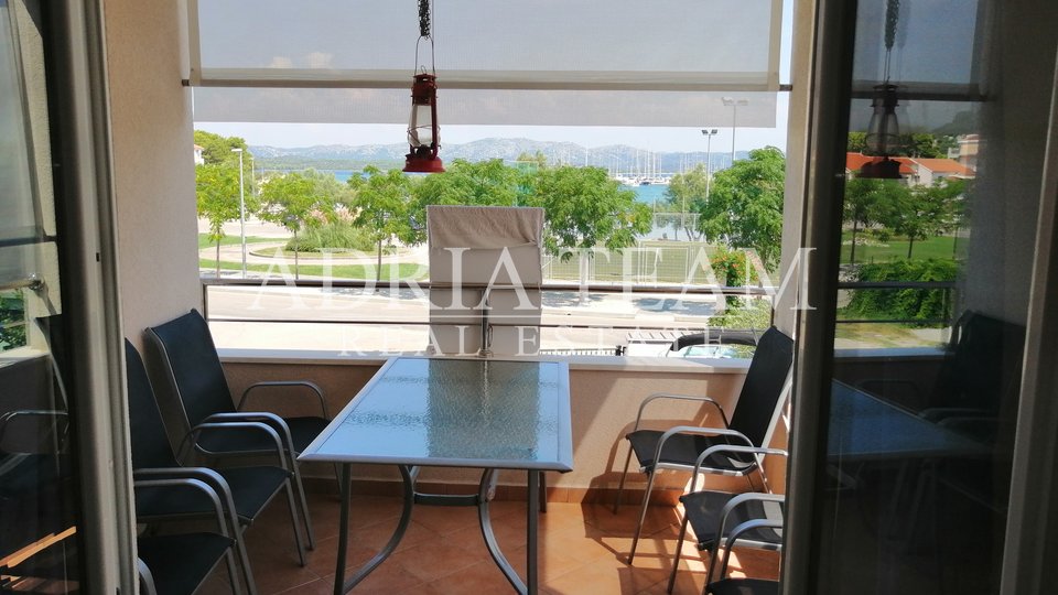 TWO BEDROOM APARTMENT, 50 M FROM THE SEA - TOP POSITION, MURTER - BETINA