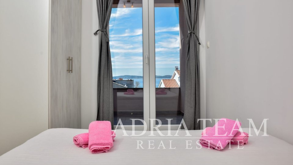 BUILDING WITH 5 APARTMENTS, 100 M FROM THE SEA - TOP LOCATION, BIBINJE - ZADAR