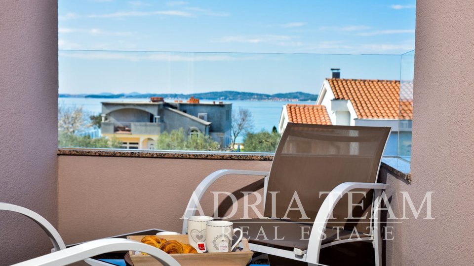 BUILDING WITH 5 APARTMENTS, 100 M FROM THE SEA - TOP LOCATION, BIBINJE - ZADAR