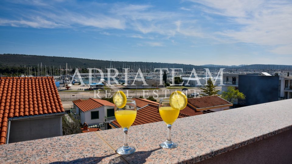 BUILDING WITH 5 APARTMENTS, 100 M FROM THE SEA - TOP LOCATION, BIBINJE - ZADAR