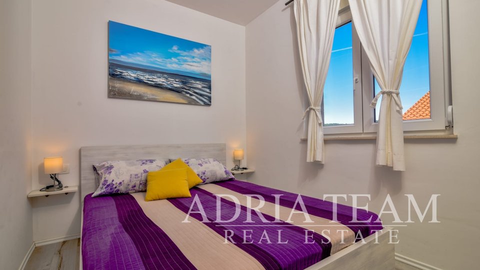 BUILDING WITH 5 APARTMENTS, 100 M FROM THE SEA - TOP LOCATION, BIBINJE - ZADAR