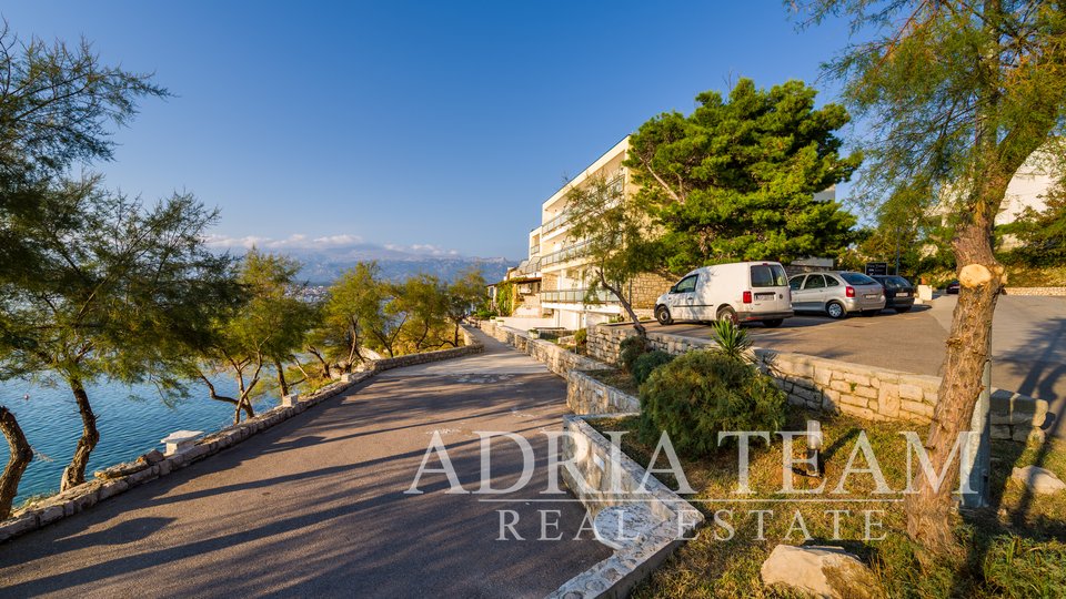 FENOMENALNA PRILIKA!! HOTEL 3***, FIRMA I KOMPLET INVENTAR, 1. RED DO MORA, TOP - POZICIJA, NOVIGRAD - ZADAR