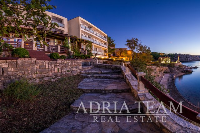 FENOMENALNA PRILIKA!! HOTEL 3***, FIRMA I KOMPLET INVENTAR, 1. RED DO MORA, TOP - POZICIJA, NOVIGRAD - ZADAR