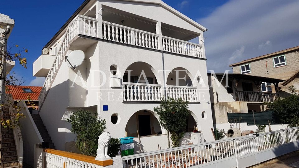 APARTMENT HOUSE, 150 M FROM THE SEA, VIR