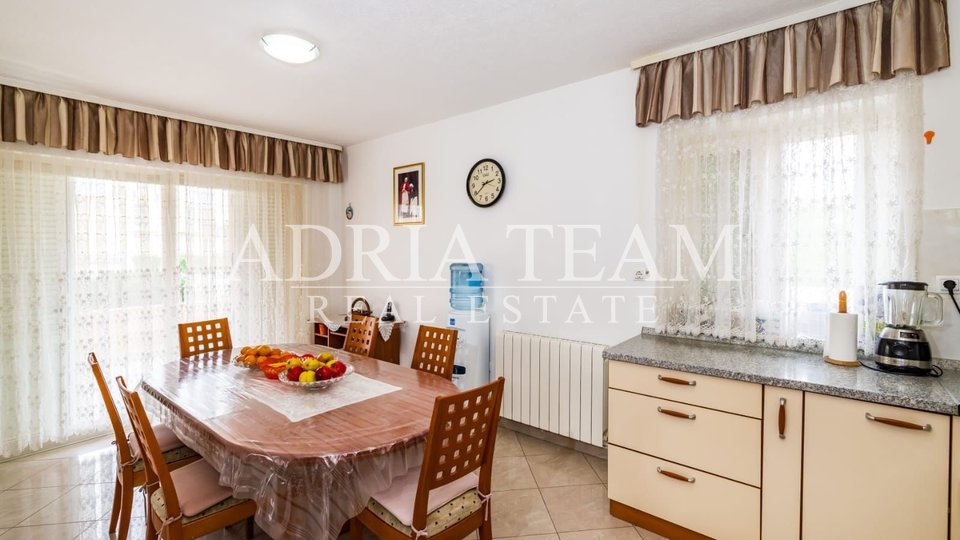 FAMILY HOUSE WITH LARGE GARDEN, ZADAR