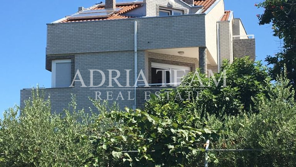 APARTMENT HOUSE WITH 5 APARTMENTS, 120 M FROM THE SEA, BIBINJE - ZADAR