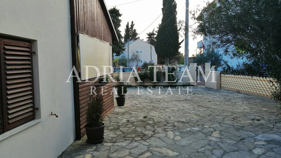 PHENOMENAL OPORTUNITY -  TOP PRICE!! APARTMENT HOUSE WITH 5 APARTMENTS IN A QUIET POSITION, 500 M FROM THE SEA, BIOGRAD NA MORU