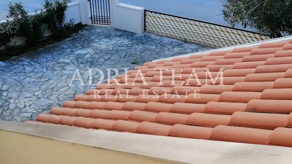 PHENOMENAL OPORTUNITY -  TOP PRICE!! APARTMENT HOUSE WITH 5 APARTMENTS IN A QUIET POSITION, 500 M FROM THE SEA, BIOGRAD NA MORU