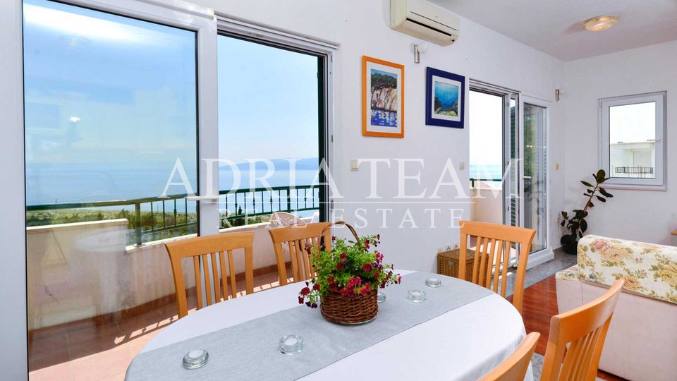 APARTMENT HOUSE WITH TWO APARTMENTS, MAKARSKA