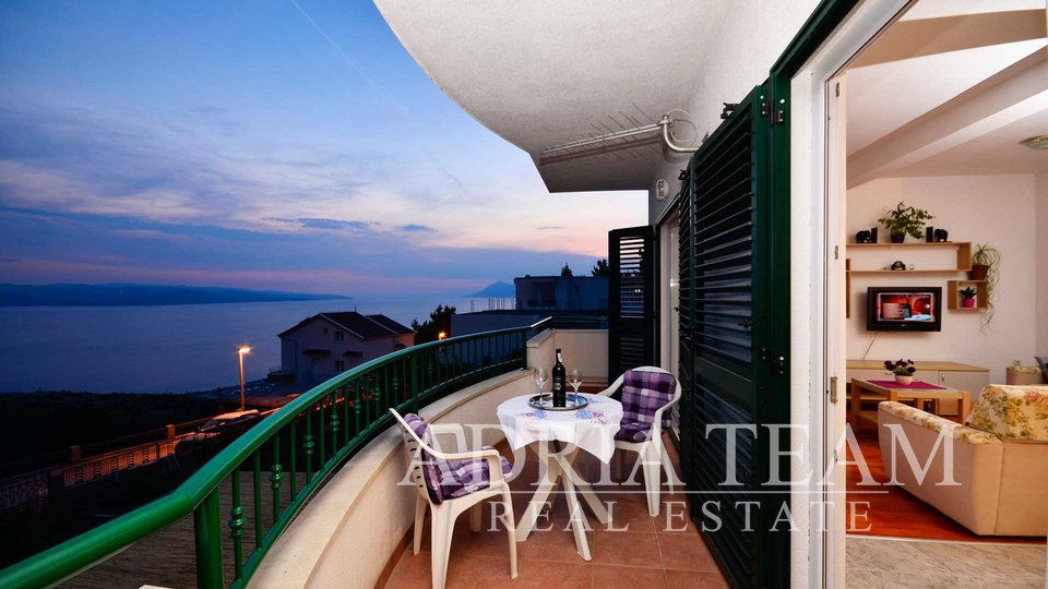 APARTMANSKA KUĆA S DVA APARTMANA, MAKARSKA