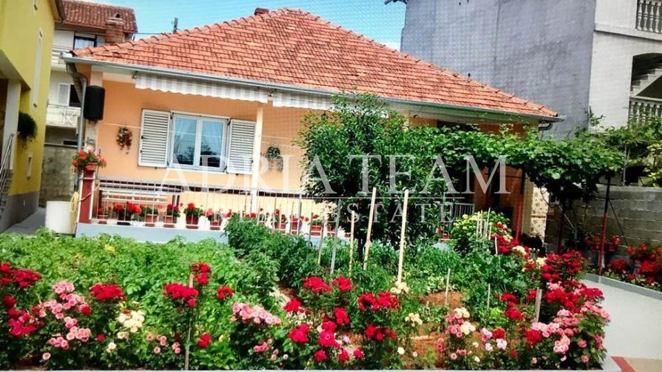 House, 270 m2, For Sale, Zadar - Smiljevac