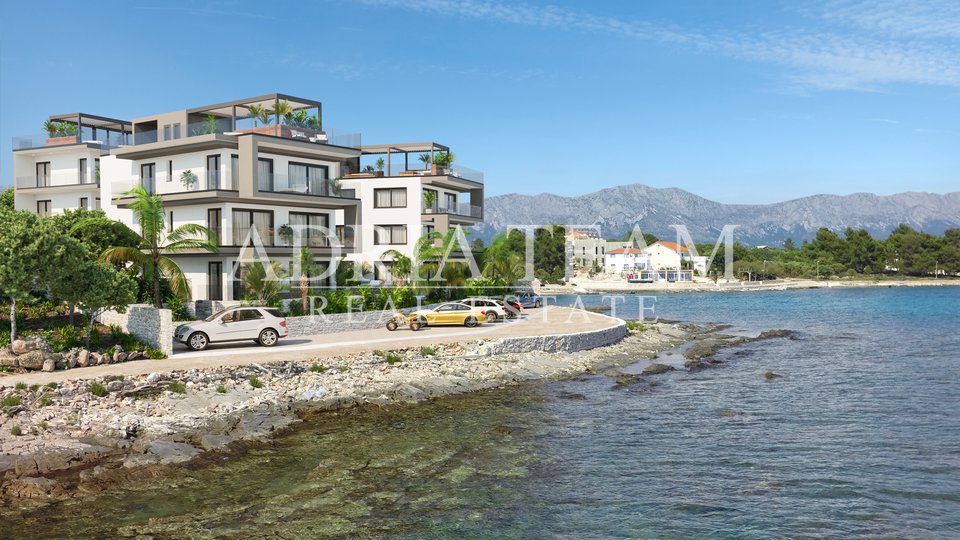 PHENOMENAL OPPORTUNITY IN A TOP POSITION !! COMPLEX OF THREE BUILDINGS, 10 M FROM THE SEA, HVAR - SUĆURAJ