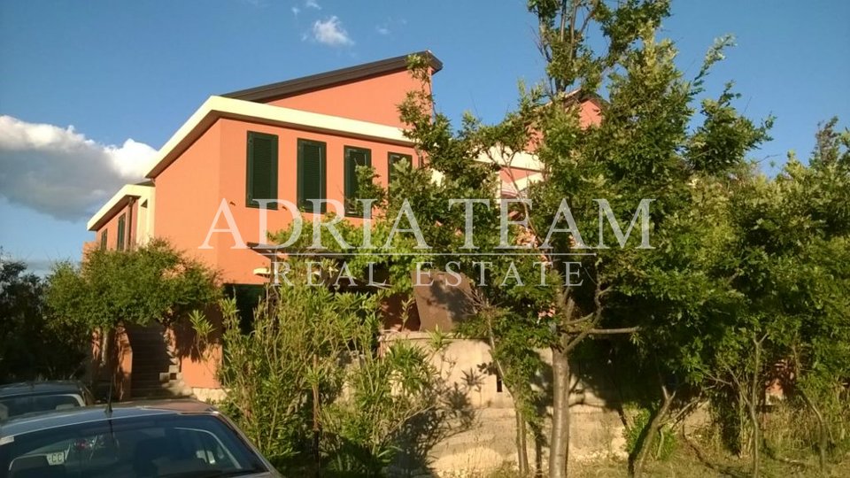 HOUSE - SEMI-DETACHED BUILDING, 800 M FROM THE SEA, NOVALJA