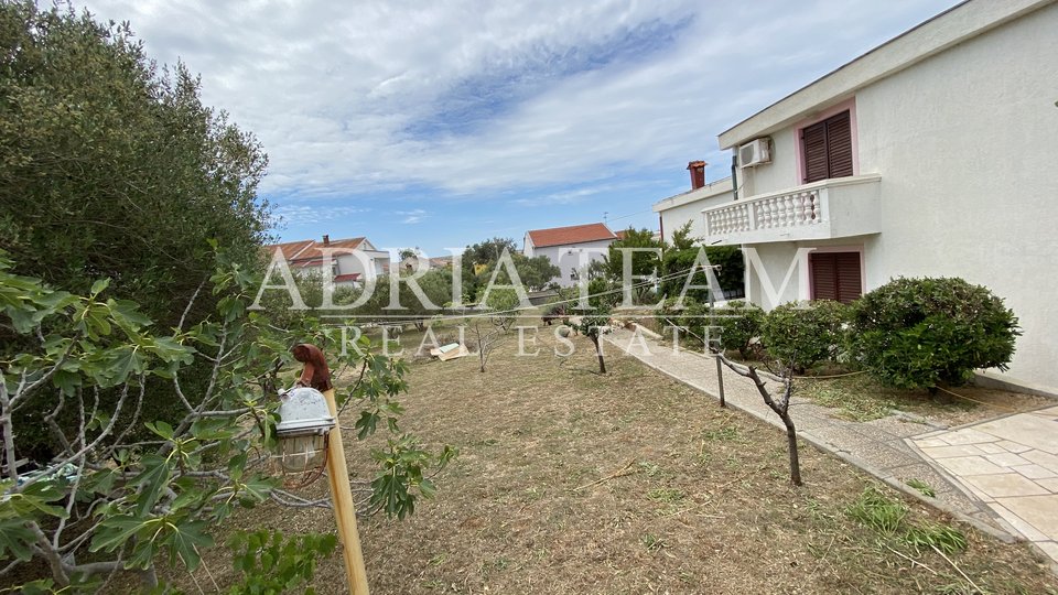 APARTMENT HOUSE WITH 6 APARTMENTS, 70 m FROM THE SEA, PAG - POVLJANA