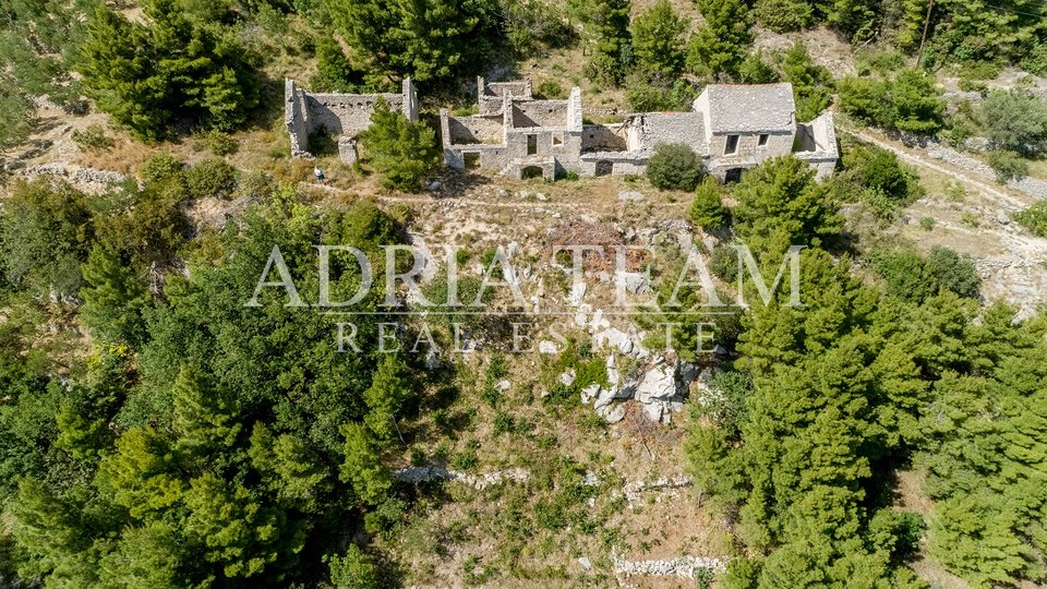 OLD STONE PROPERTY WITH PANORAMIC SEA VIEW! PHENOMENAL OPPORTUNITY! PISAK - OMIS