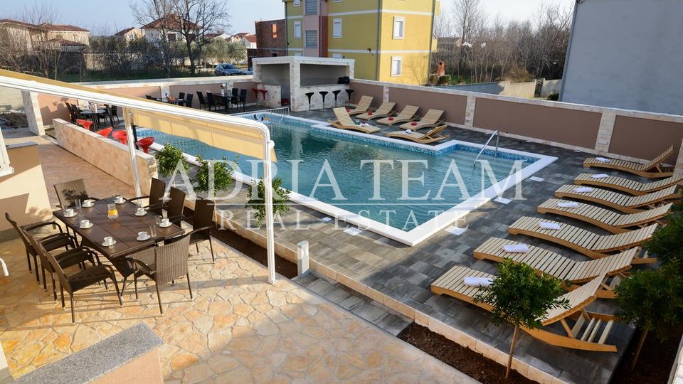 VILLA WITH 8 APARTMENTS AND 2 SWIMMING POOLS, 300 m FROM THE SEA, PRIVLAKA - ZADAR!