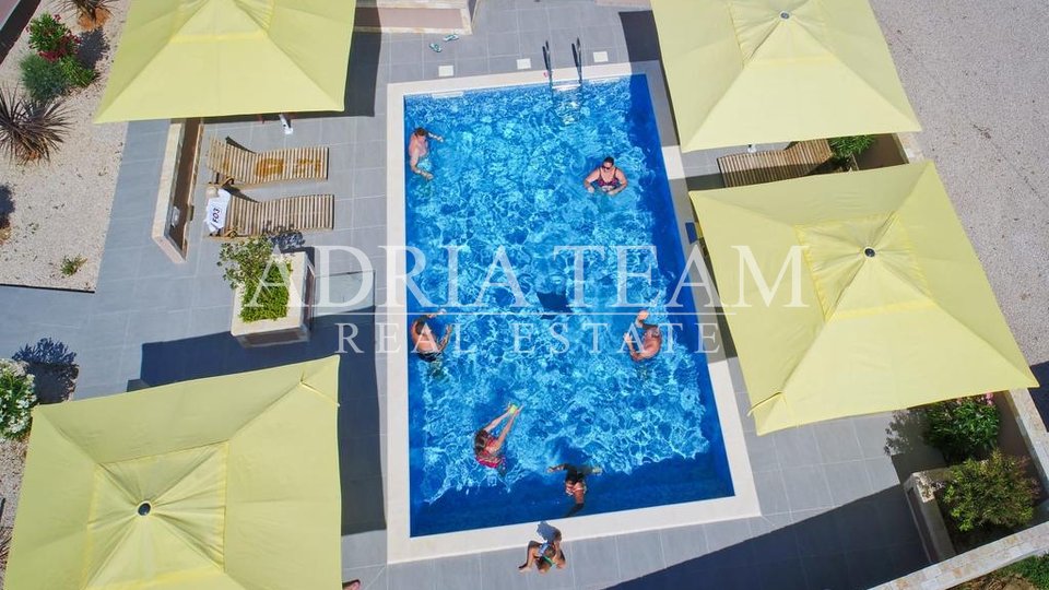 VILLA WITH 8 APARTMENTS AND 2 SWIMMING POOLS, 300 m FROM THE SEA, PRIVLAKA - ZADAR!