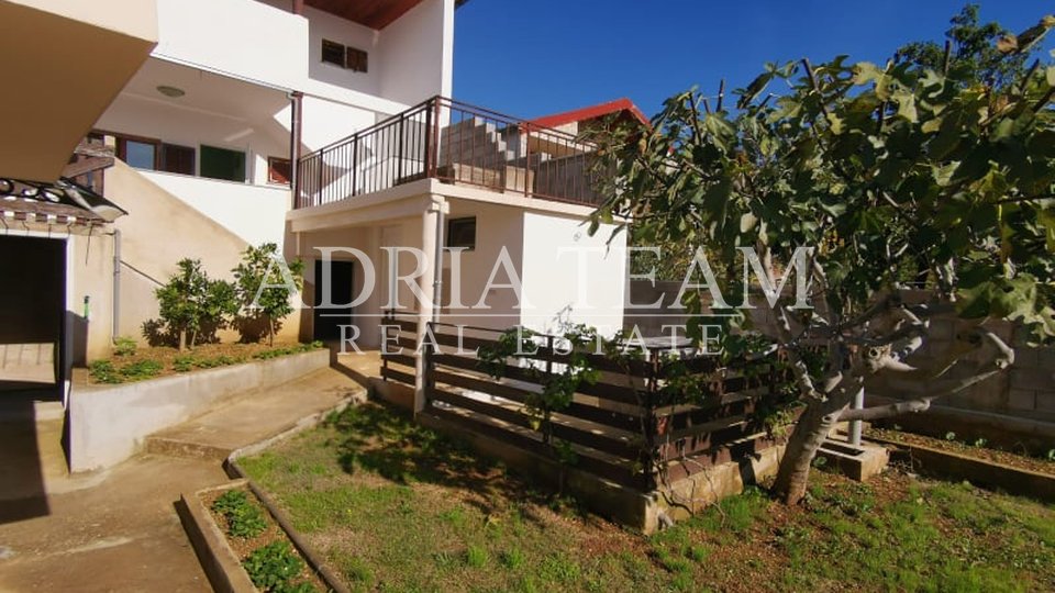 FAMILY HOUSE WITH 2 RESIDENTIAL UNITS, 280 M FROM THE SEA, SUMMER SALE !! JASENICE - MASLENICA