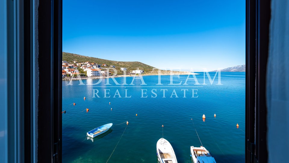 HOTEL WITH 7 ACCOMMODATION UNITS, FIRST ROW TO THE SEA, VINJERAC - ZADAR
