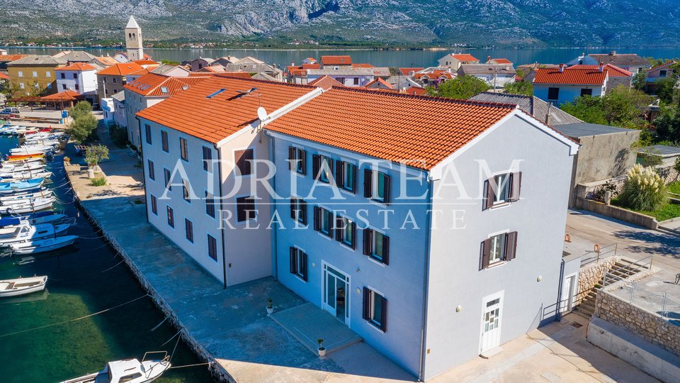 HOTEL WITH 7 ACCOMMODATION UNITS, FIRST ROW TO THE SEA, VINJERAC - ZADAR