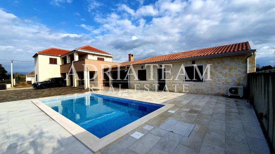 STONE HOUSE WITH POOL, 800 M FROM THE SEA, PRIVLAKA - ZADAR
