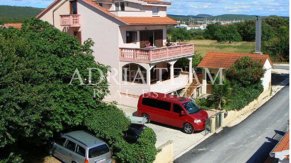 APARTMENT HOUSE WITH 6 APARTMENTS , 170 M FROM SEA, BIBINJE - ZADAR