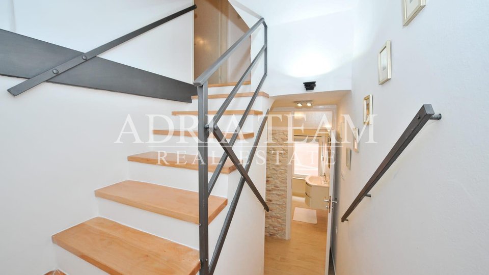 DUPLEX APARTMENT IN THE CENTER, COMPLETELY RENOVATED! GREAT OPPORTUNITY! ZADAR - PENINSULA