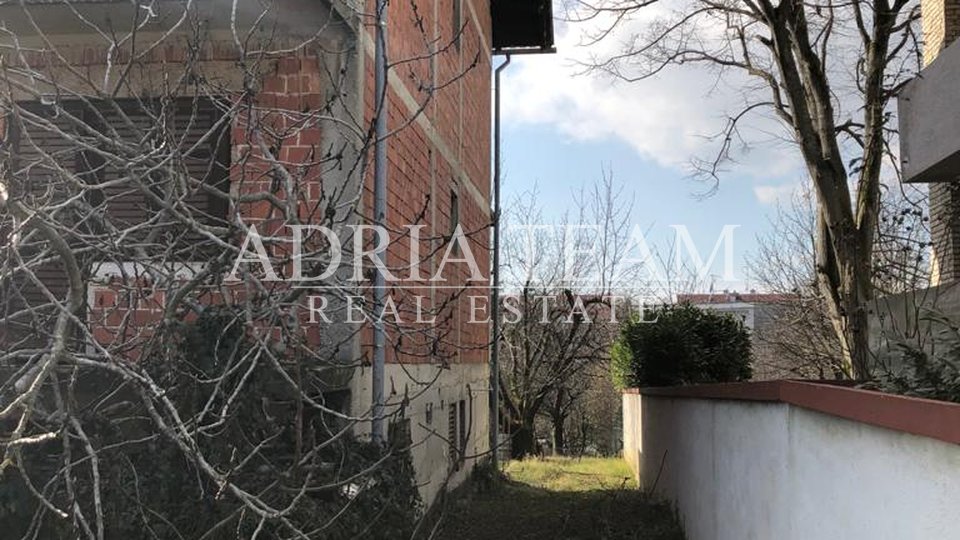 FAMILY HOUSE WITH LARGE GARDEN, ROH BAU - BUKOVAC, ZAGREB