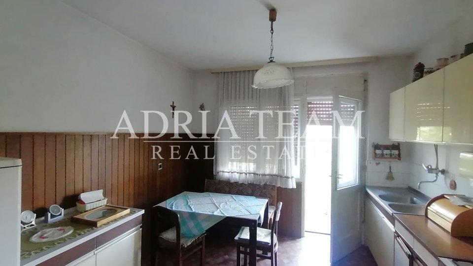 FAMILY HOUSE WITH THREE APARTMENTS AND LARGE GARDEN - BUKOVAC, ZAGREB