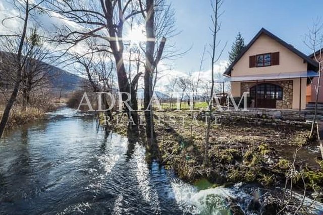 UNIQUE PROPERTY BY THE RIVER OF OTUČA, TOP POSITION! KIJANI - TOMINGAJ