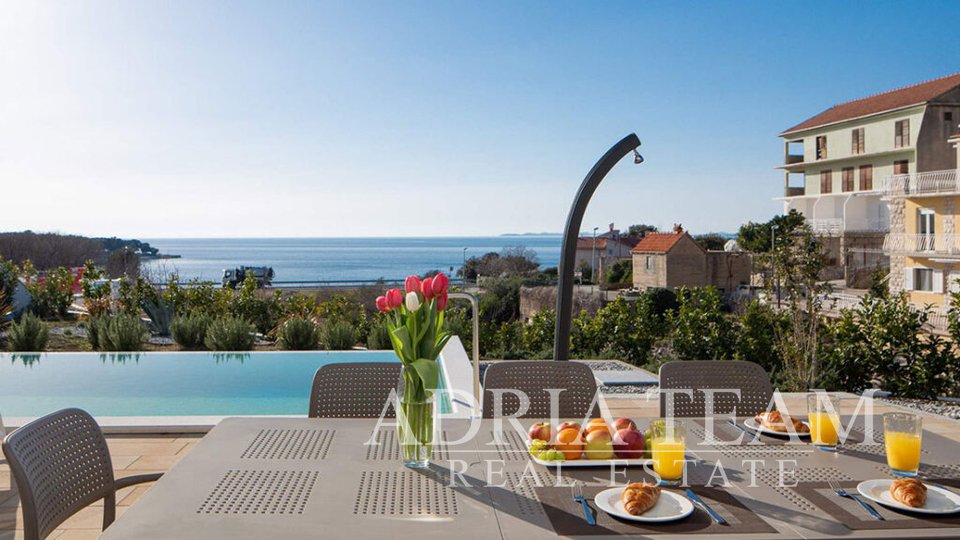 LUXURY VILLAS WITH POOL AND PANORAMIC SEA VIEW, PRIMOSTEN