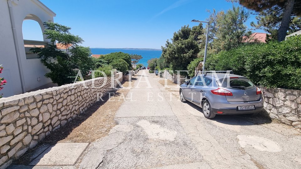 HALF OF A HOUSE WITH 2 APARTMENTS AND GARDEN, 100 M FROM THE SEA
