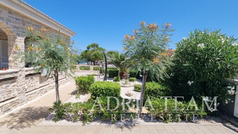 GROUND FLOOR HOUSE WITH GARDEN, 50 M FROM THE SEA, VIR