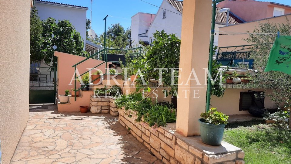 FAMILY HOUSE WITH THREE APARTMENTS - VODICE