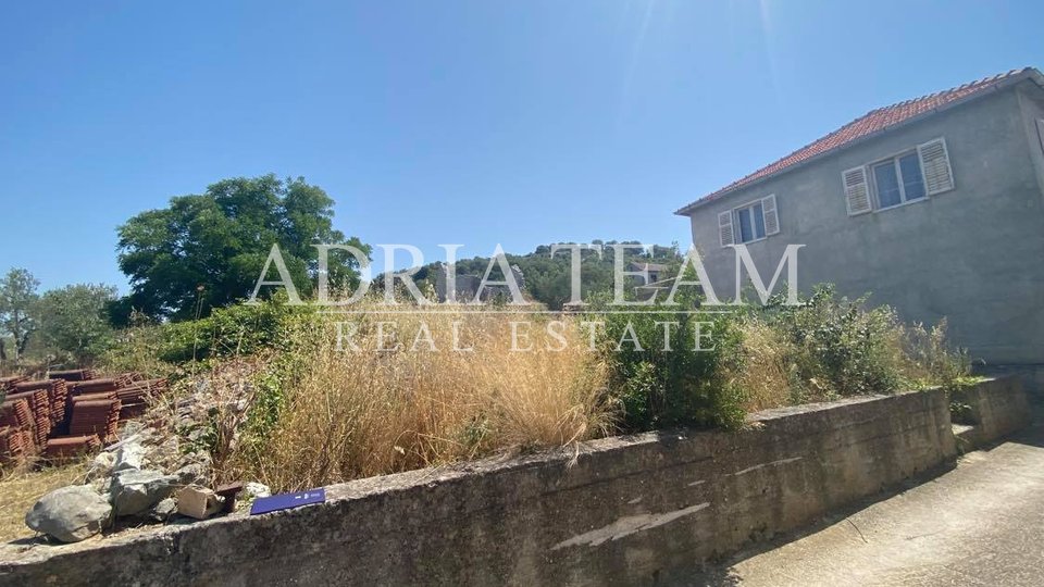 BUILDING LAND WITH BUILDING PERMIT AND MAIN PROJECT, EXCELLENT POSITION, TKON - PAŠMAN