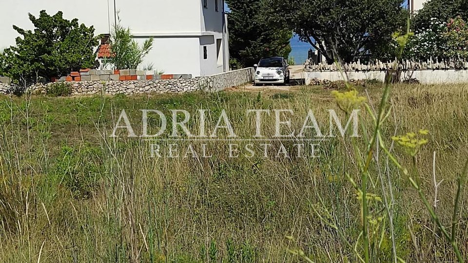 BUILDING LAND, EXCELLENT POSITION, 90 M FROM THE BEACH AND THE SEA! PRIVLAKA - ZADAR