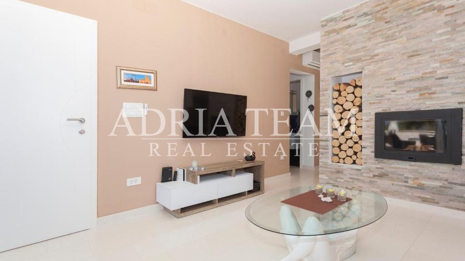 APARTMENT HOUSE WITH 4 RESIDENTIAL UNITS, 50 M FROM THE SEA, VIR - ZADAR