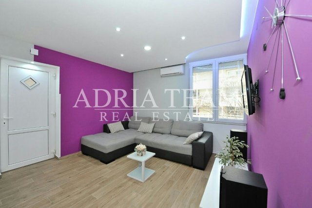 APARTMENT WITH 3 BEDROOMS, COMPLETELY RENOVATED!! TOP POSITION !! ZADAR - PENINSULA