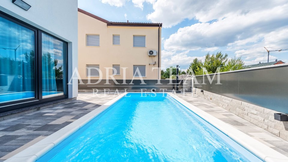 VILLA WITH POOL, 200 M FROM THE BEACH, SRIMA - VODICE