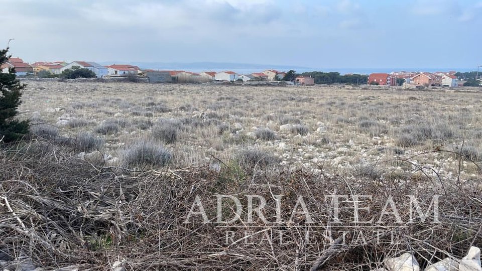 INVESTMENT OPPORTUNITY !! LAND WITH SEA VIEW, 360 M FROM THE SEA, POVLJANA - PAG