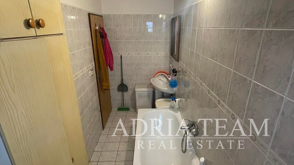 UGODAN DVOSOBNI STAN S PREKRASNIM POGLEDOM NA MEDVEDNICU - MIKULIĆI, ZAGREB