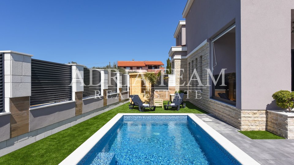 VILLA WITH POOL, 100 m FROM THE SEA,  GREAT LOCATION - PRIVLAKA, ZADAR