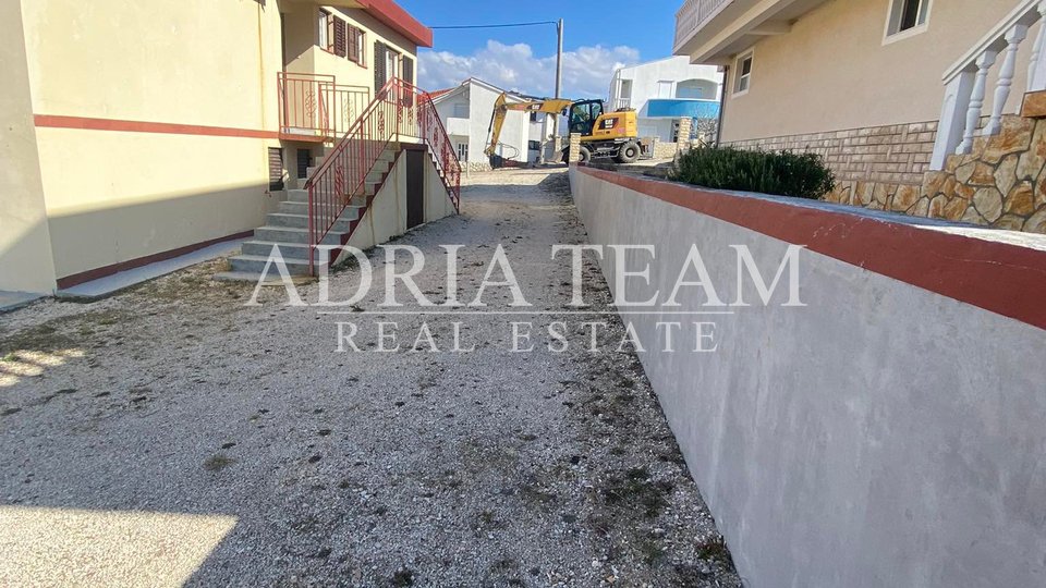 HOUSE WITH SEA VIEW AND LARGE YARD, NOVIGRAD - ZADAR