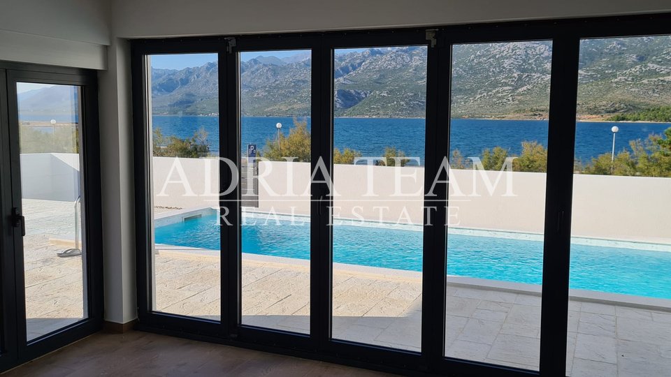 LUXURY VILLA WITH POOL, FIRST ROW TO THE SEA, ROVANJSKA - MASLENICA