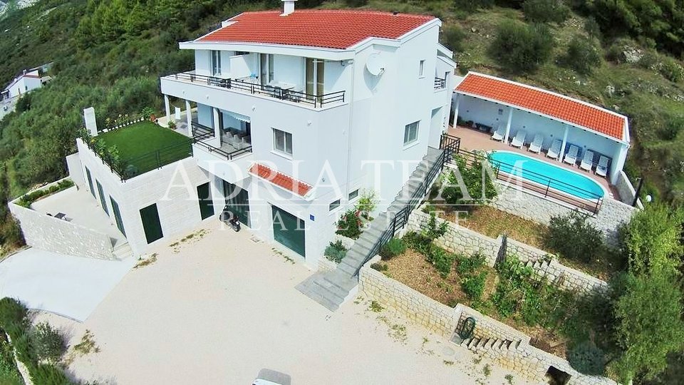 House, 510 m2, For Sale, Makarska