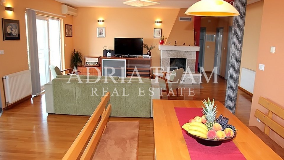 House, 510 m2, For Sale, Makarska