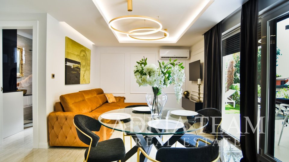 APARTMÁN S VÝHLEDEM NA BAZÉN A NA MOŘE - NJIVICE, KRK