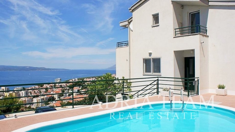 House, 510 m2, For Sale, Makarska