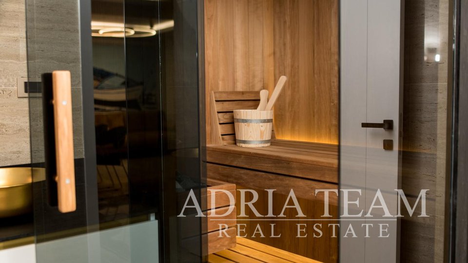 APARTMÁN S VÝHLEDEM NA BAZÉN A NA MOŘE - NJIVICE, KRK